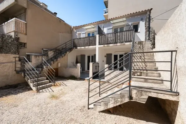 Immeuble - Marseille 5e Arrondissement - 5653-MCO