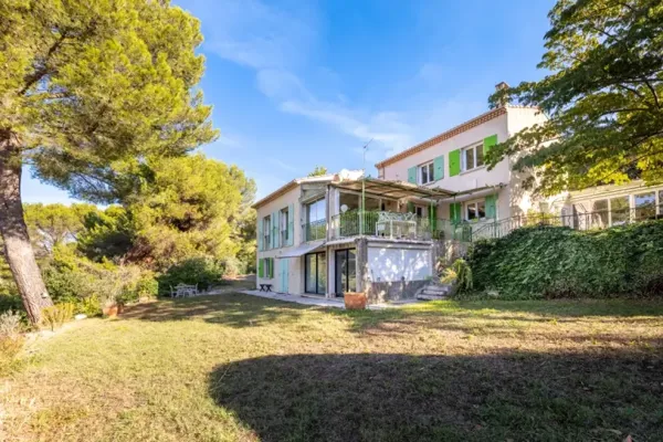 Villa familiale à rafraîchir quartier Les Figons  