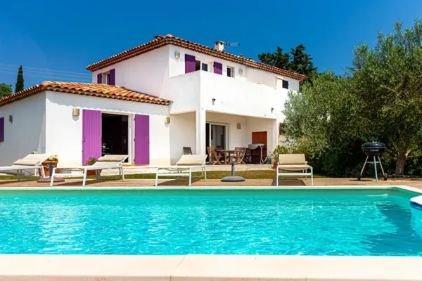 Maison 5 pièces de 113 m2, Piscine, commodités à proximité