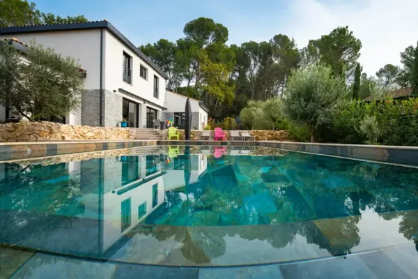 Maison contemporaine 6 pièces - Luynes - 197 m²