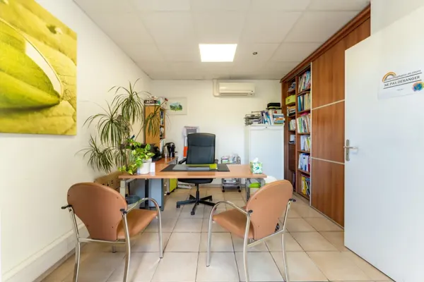 Local Professionnel - Bouc-Bel-Air - 5916-VSI