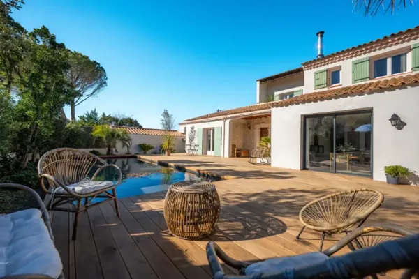 Villa rénovée 5 chambres + piscine + jardin + sous-sol