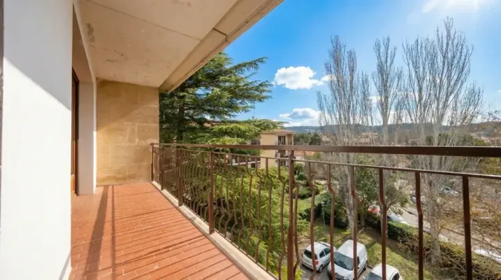 Appartement 4 pièces dernier étage Saint Jérome 