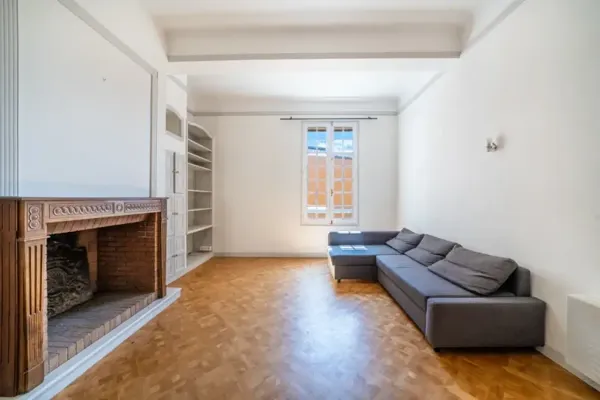 Aix centre historique – Élégant T3, 73 m2 rénové, Place des P...