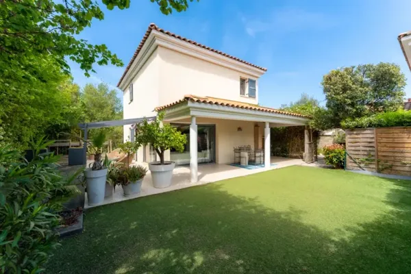 Maison 4 pièce de 101 m² à Aix-en-Provence 