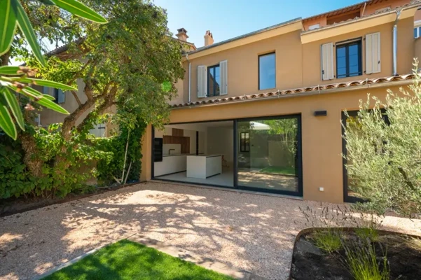 Maison de ville - Allées Provençales - 132m2 - Garage - Jardi...