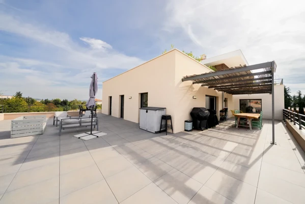 Aix en Provence - Bel Appartement 5 pièces - Terrasse - Vue S...