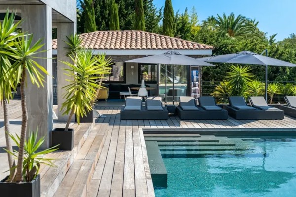 Maison 12 pièces 465 m² · à Saint-Raphaël · 465 m² · 2 890 000 €