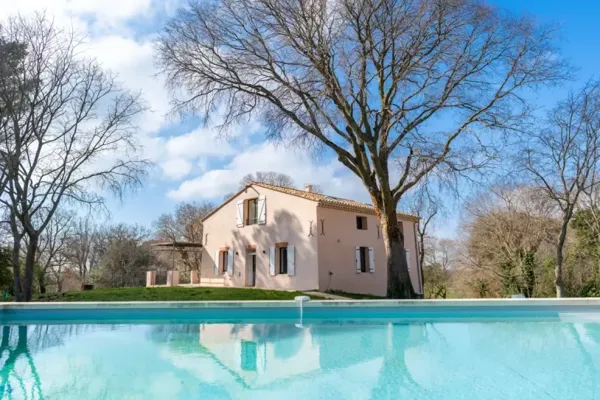 Maison 6 pièces - 5 suites - Calme - piscine - 8000m2 